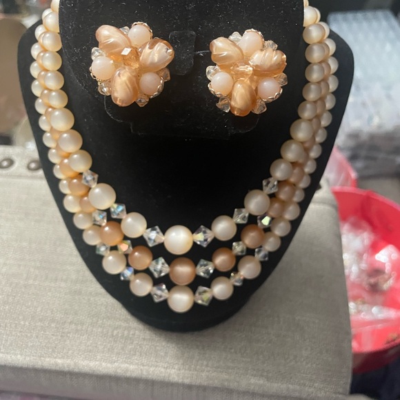 Western Germany 3 tier necklace with earrings to match - Picture 3 of 15